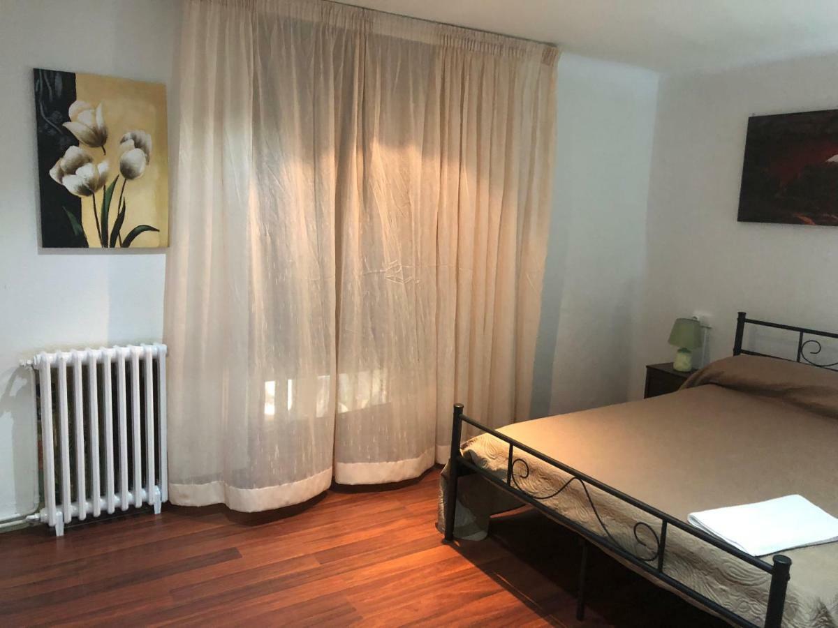 Hostal Di Verena Пучсарда Екстер'єр фото
